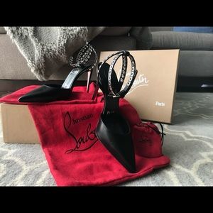 Black and silver size 6